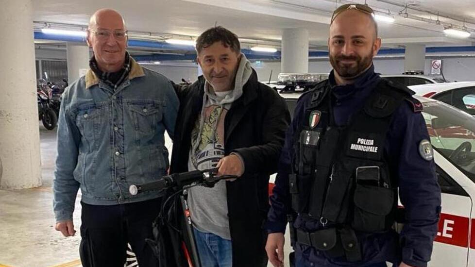 Pisa, sventati i furti di bici e monopattino