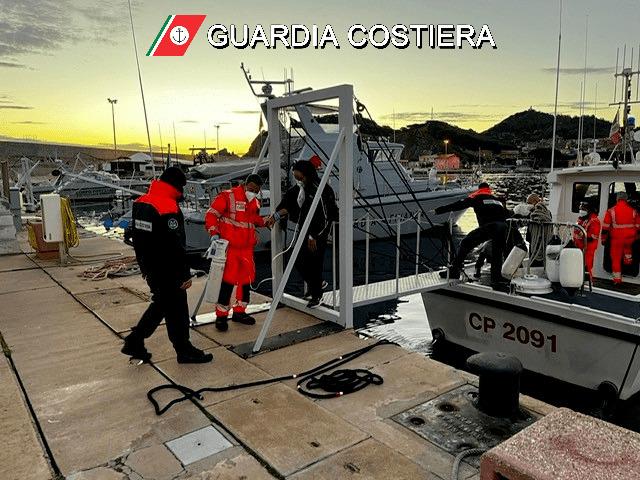 Malore di un passeggero sulla nave crociera al largo di Arbatax: recuperato dalla Guardia costiera e trasportato in ospedale