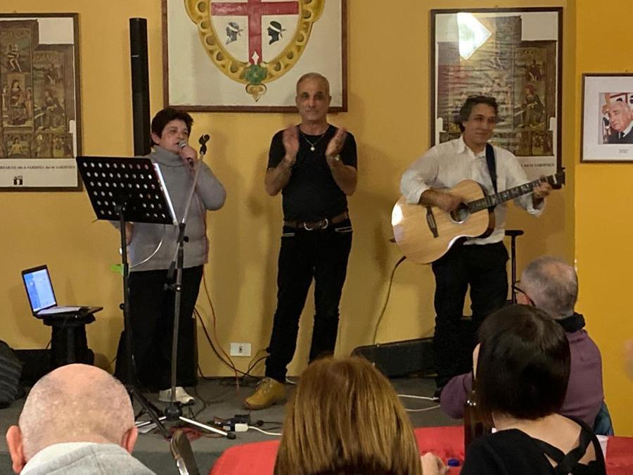 
	Un momento dell'incontro al Circolo culturale sardo "Logudoro" di Pavia

