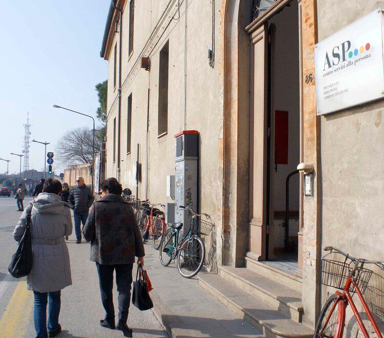Ferrara. Anche l’Asp alle prese con il caro bollette punta sul fotovoltaico 