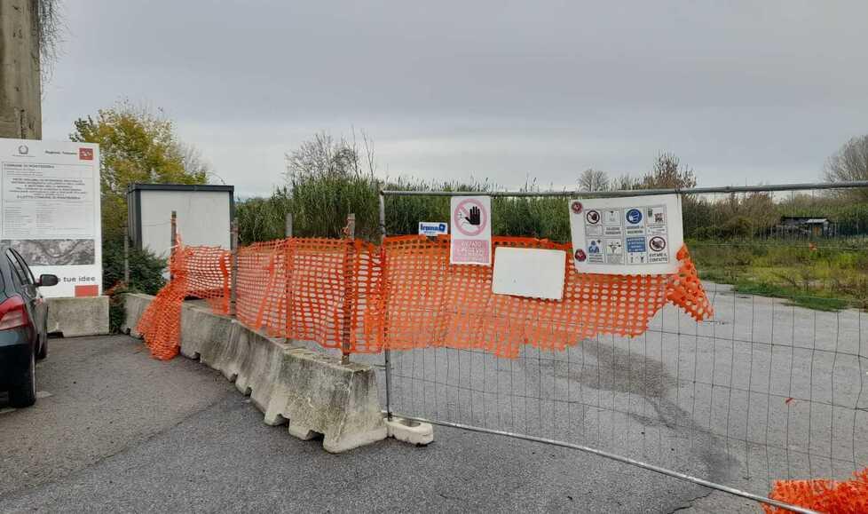 Pontedera, fermi i lavori alla ciclabile per salvare i posti delle auto