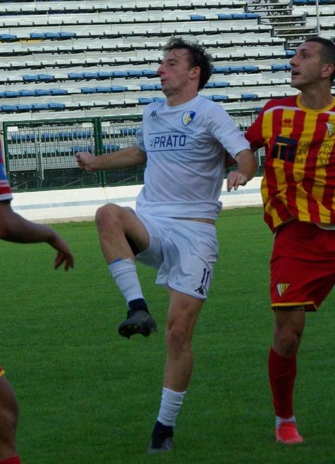 Renzi segna due gol in 5 minuti, il Prato elimina il Seravezza Pozzi