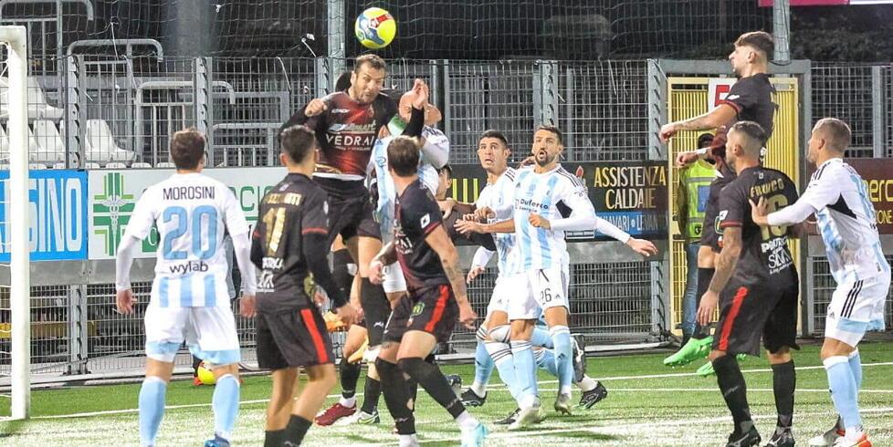 Capitan Tiritiello svetta di testa: è il baluardo della sesta difesa del girone con 14 reti subite e soltanto 16 realizzate