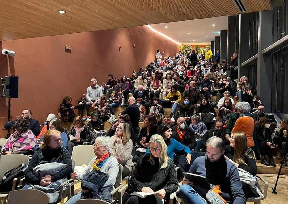ll pubblico presente durante uno degli eventi della prima giornata di “A Natale libri per te” a Peccioli