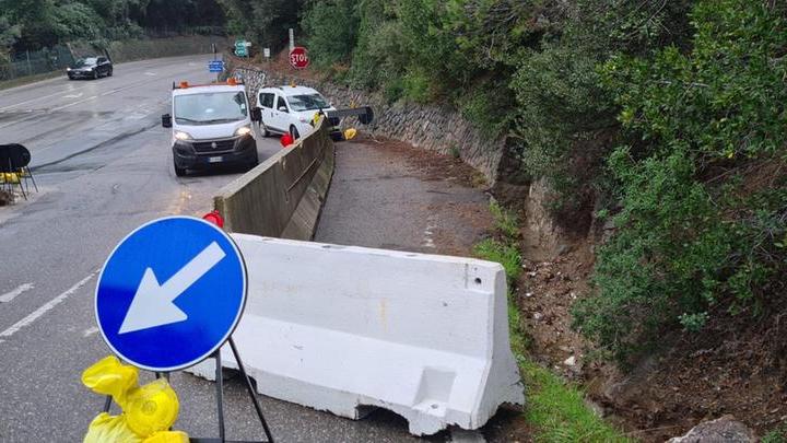 Frana in via del Castellaccio, new jersey in cemento e limite di velocità a 30 chilometri orari