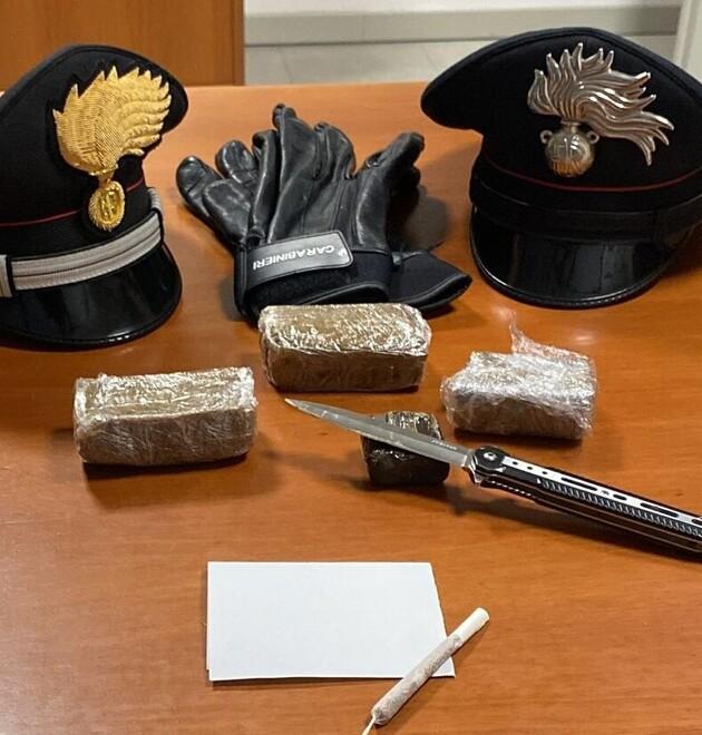 Bondeno. Giovane sorpreso dai carabinieri con tre etti di hashish. Arrestato e processato