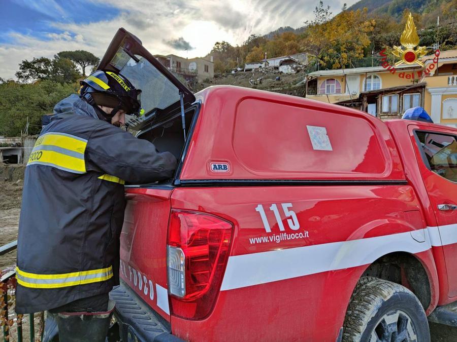 Maltempo: frana a Pietrasanta, famiglie isolate