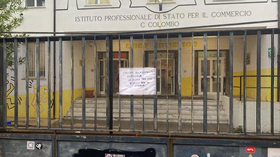 Piove, disagi nelle scuole a Livorno: chiusa la sede del Colombo