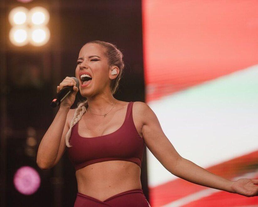 Baby K sul palco del Piazzone nel concerto di San Silvestro