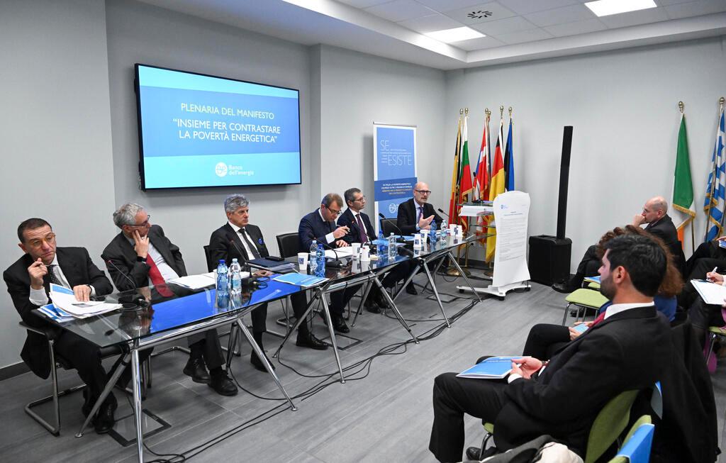 Bollette: Oipe, 2,2 milioni le famiglie in povertà energetica