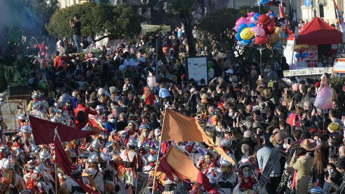 ll grande spettacolo del Carnevale quest’anno atteso all’edizione dei 150 anni (foto Paglianti)