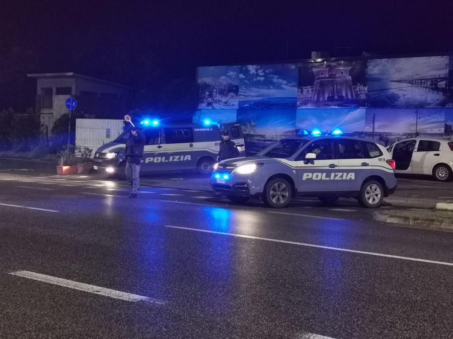 Locale fa ballare i clienti senza autorizzazione: stangato dalla polizia