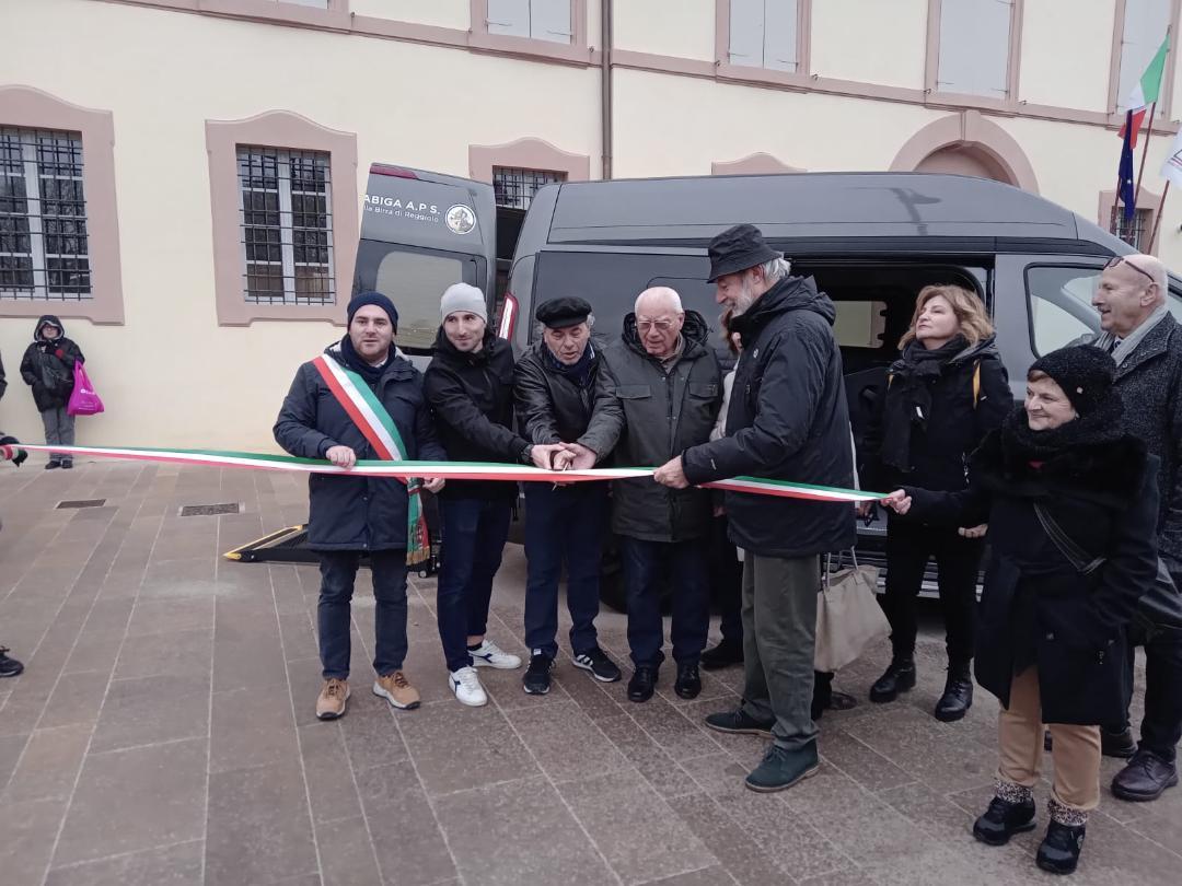 Un nuovo pulmino per l’Auser