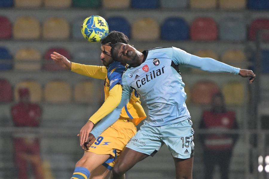 
	Il Pisa pareggia a Frosinone in casa dei ciociari primi in classifica&nbsp;

