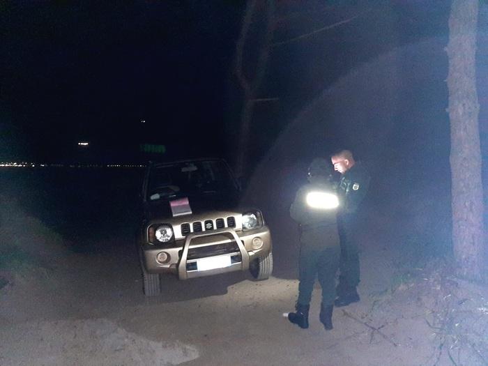 Con i fuoristrada sulle dune in spiaggia ad Alghero: multati