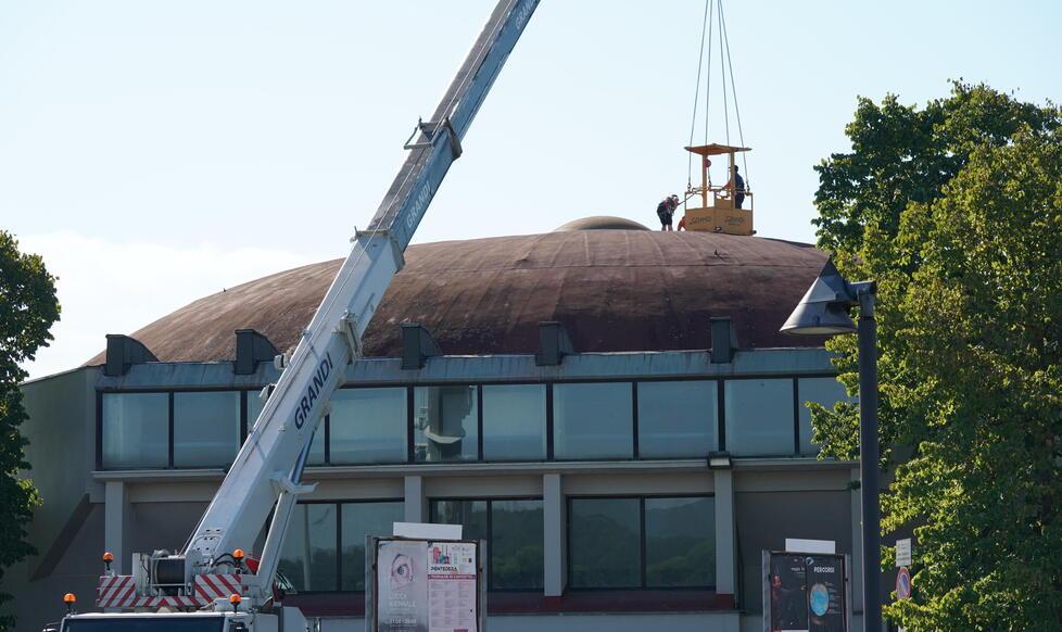 Pontedera, piscina chiusa anche a gennaio: «La pioggia rallenta i lavori»