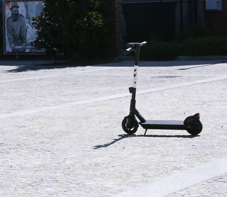 Tornano i monopattini a Grosseto, minorenni con il casco e stop all’uso selvaggio