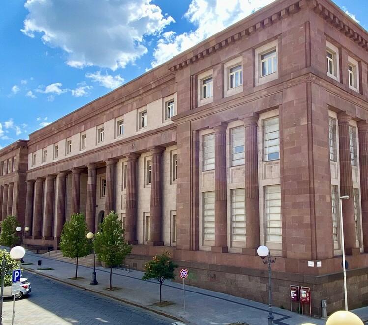 Sassari, separato e licenziato non mantiene i figli: il giudice lo assolve 