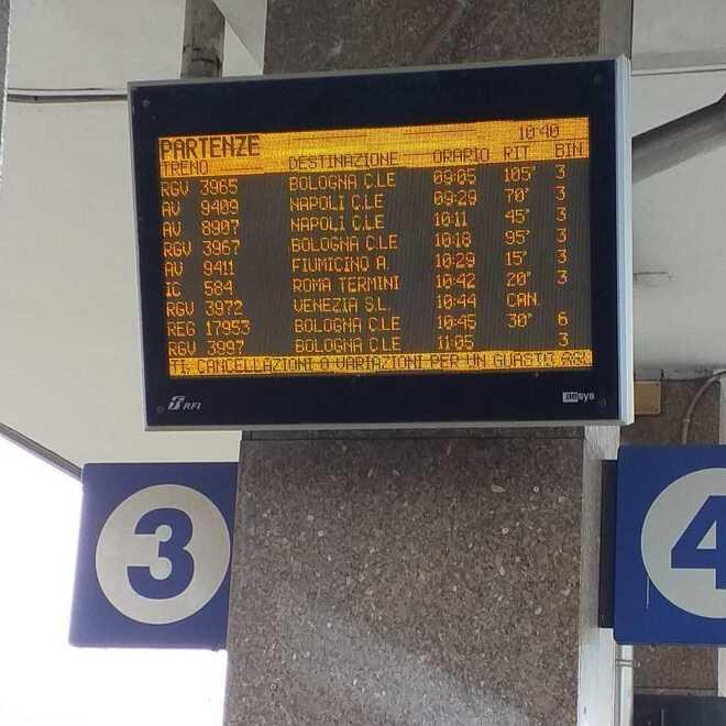 Ferrara, umidità e temperature basse: ritardi di due ore per i treni