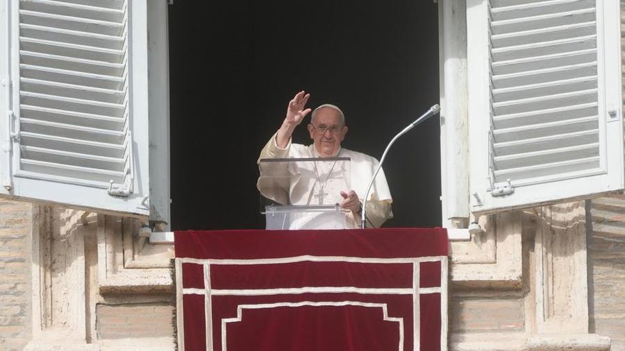 Le lacrime del papa per fermare la guerra
