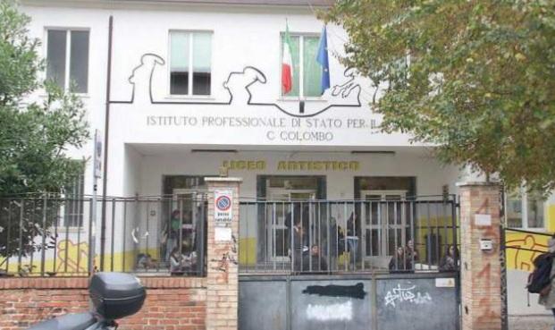 Scuole, rattoppo post allagamento: i ragazzi possono tornare in classe