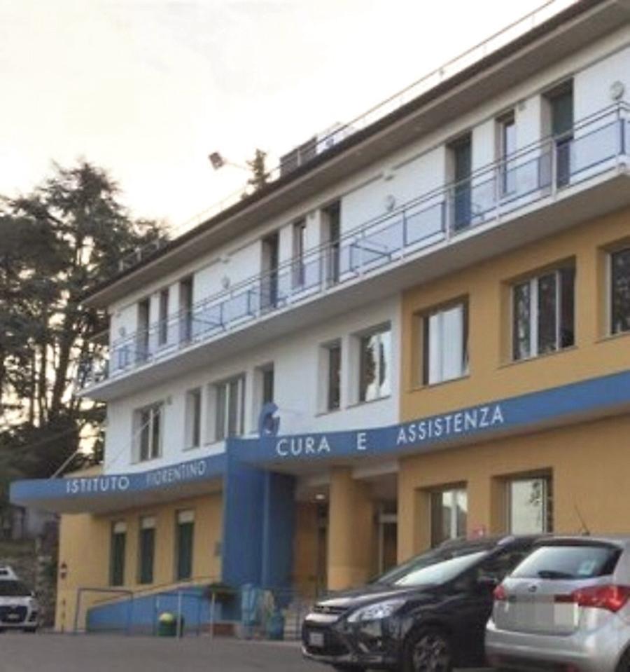 Firenze, casi di legionella nella clinica: disposta la bonifica dell’impianto