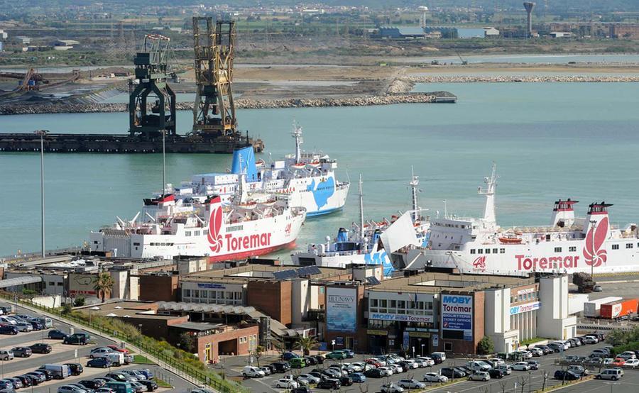 Tre anni di lavori nel porto per dare elettricità alle banchine di Piombino