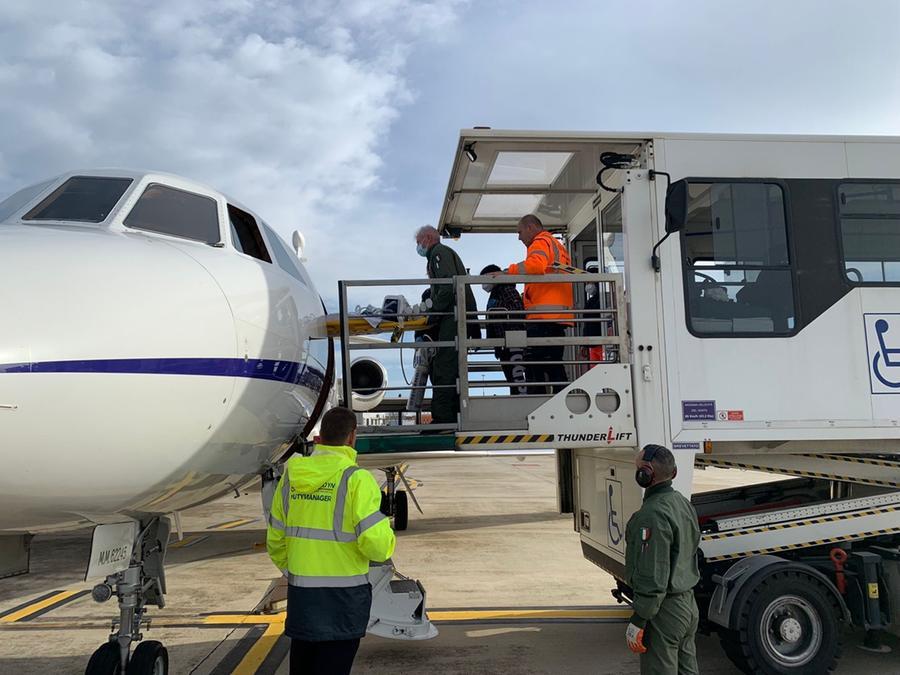 Volo salvavita Cagliari-Genova per un bimbo di 3 mesi