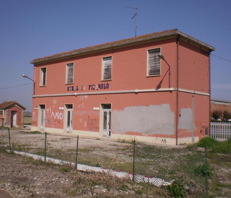 Zerbinate si rivolta e va in Comune: «Ridateci la fermata del treno»