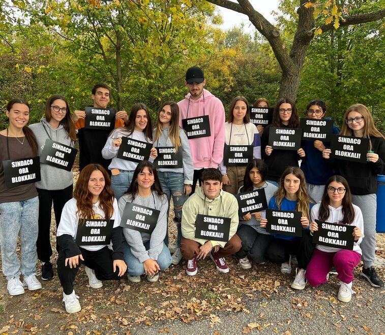 Finale Emilia. «No alla discarica», il sindaco va a scuola a incontrare i ragazzi 