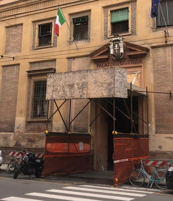Nonantola. La moglie lo denuncia e per oltre un anno non può vedere i figli piccoli: assolto 