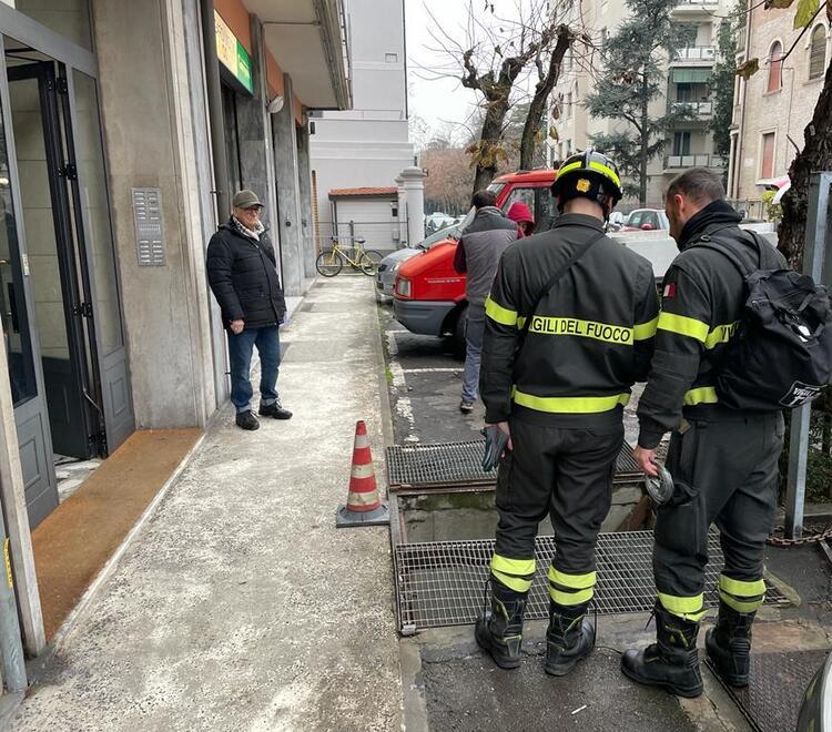 Modena. Monossido in Via Prampolini, ulteriori verifiche dei vigili del fuoco «Evento eclatante»