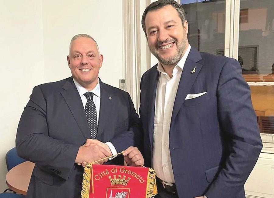 Salvini è tornato, prima uscita in Toscana con le solite promesse: «La Tirrenica? Come il ponte sullo Stretto, il via entro due anni»
