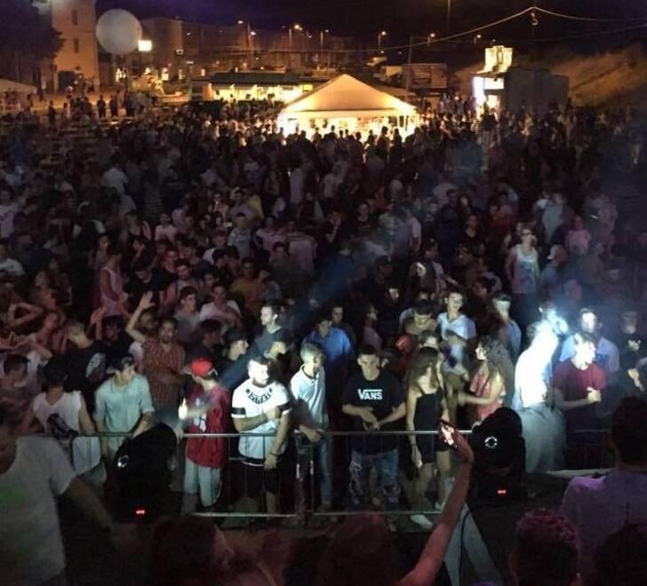 Movida in Valdelsa: adesso gli inviti alle feste in villa corrono su social e nelle chat, all’oscuro dei genitori