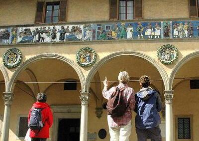 Un piatto di peposo dell’Impruneta offerto per festeggiare il Fregio robbiano