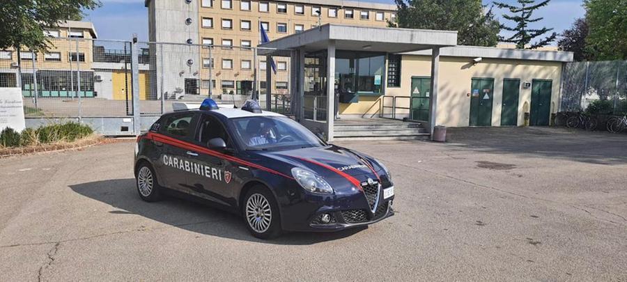 Cercò di varcare il confine con un furgone carico di clandestini, arrestato