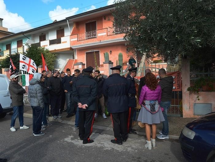 
	Un momento della manifestazione per bloccare lo sfratto a Terralba

