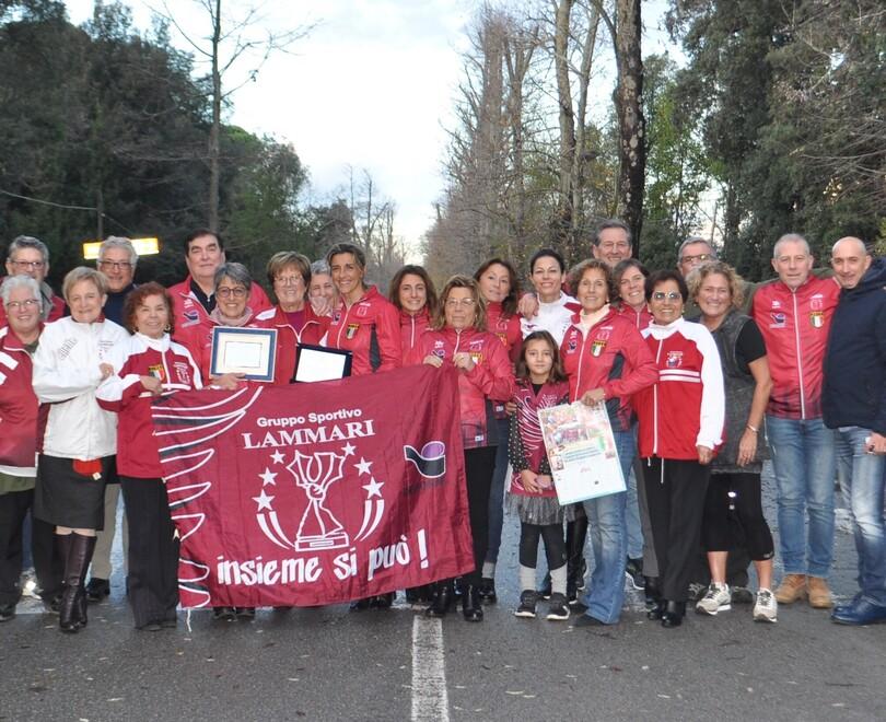 Le ragazze del Gs Lammari celebrano la super stagione