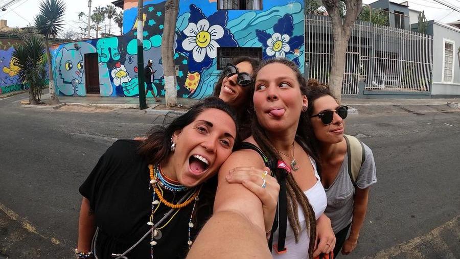 Le quattro ragazze in viaggio in Peru. Martina Meoni, 25 anni, di Firenze, è la prima da sinistra