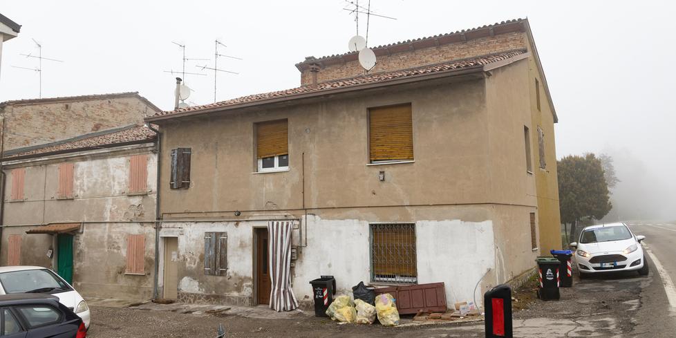 Novi Nuovo sopralluogo al casolare dei presunti abusi