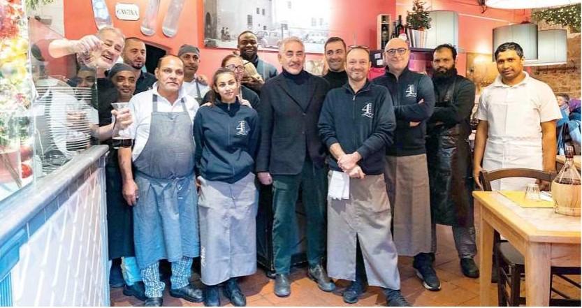 Quel ragù che fa battere il cuore: serviti 200 pasti caldi ai più poveri della città