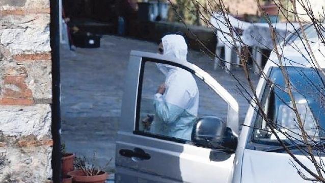 Investigatori della scientifica nella casa di Balbano dove venne trovata cadavere la studentessa Pamela Colognori il 24 febbraio 2021