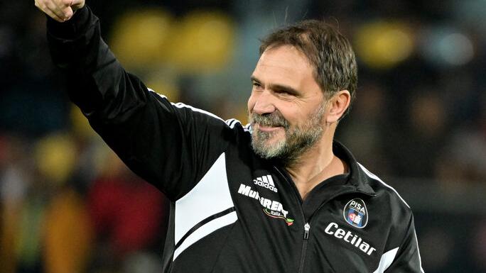 Il tecnico Luca D’Angelo