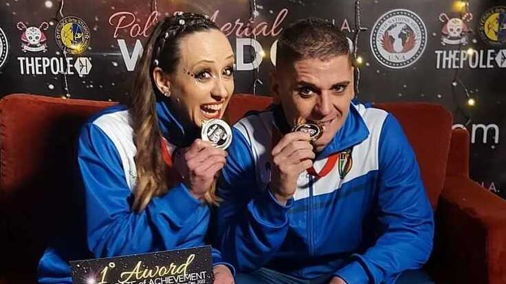 Nella foto sopra Carmen Grieco e Angelo De Lucca con le medaglie