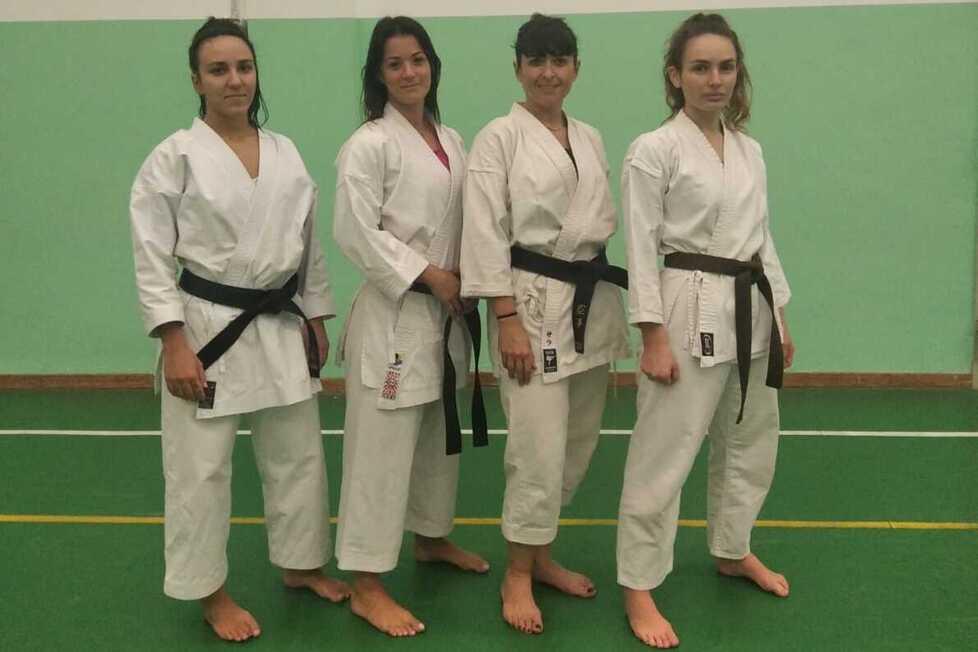 Le atlete della Polisportiva di Massarosa: da sinistra Giulia Ceragioli, Francesca Re, Sara Cipriani e Daniela Dajia