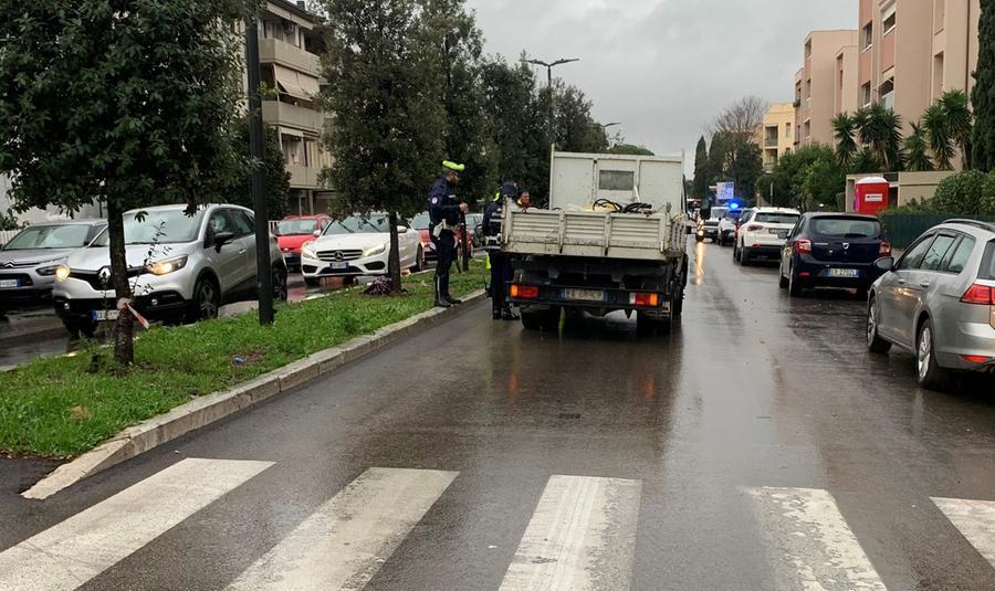 Grosseto, muore travolto da un’auto mentre stava attraversando