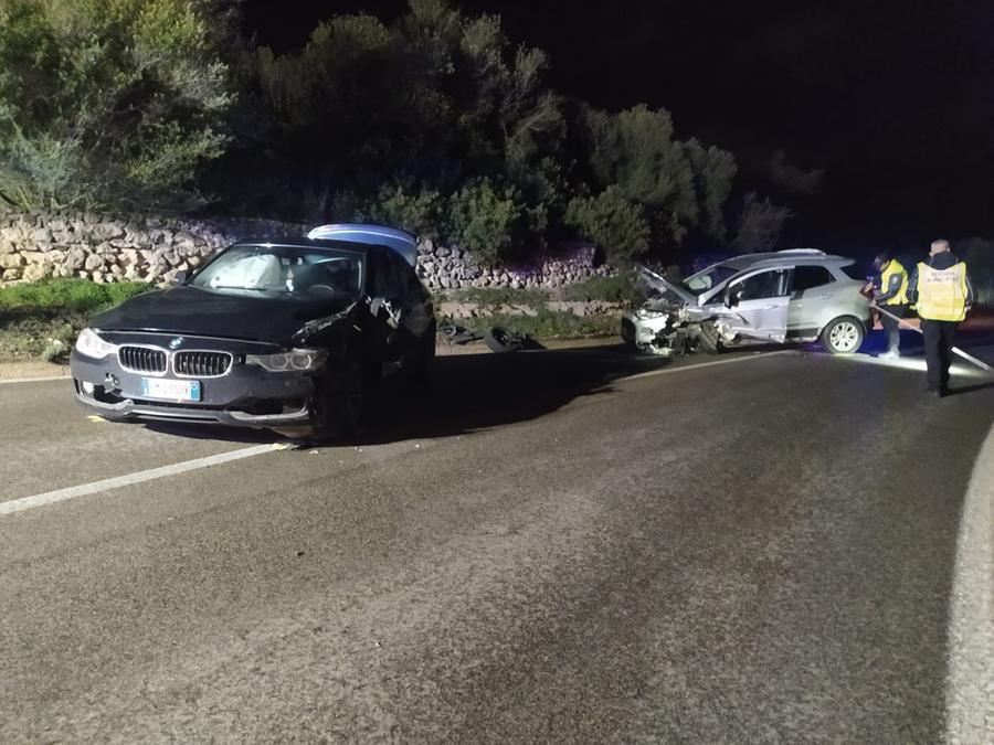 Scontro frontale fra due auto a San Camillo: 1 ferito