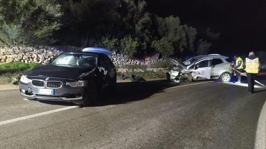 Scontro frontale fra due auto a San Camillo: 1 ferito