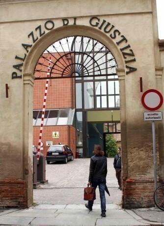 Ferrara, maltrattava la sua ex: 7 anni di pena