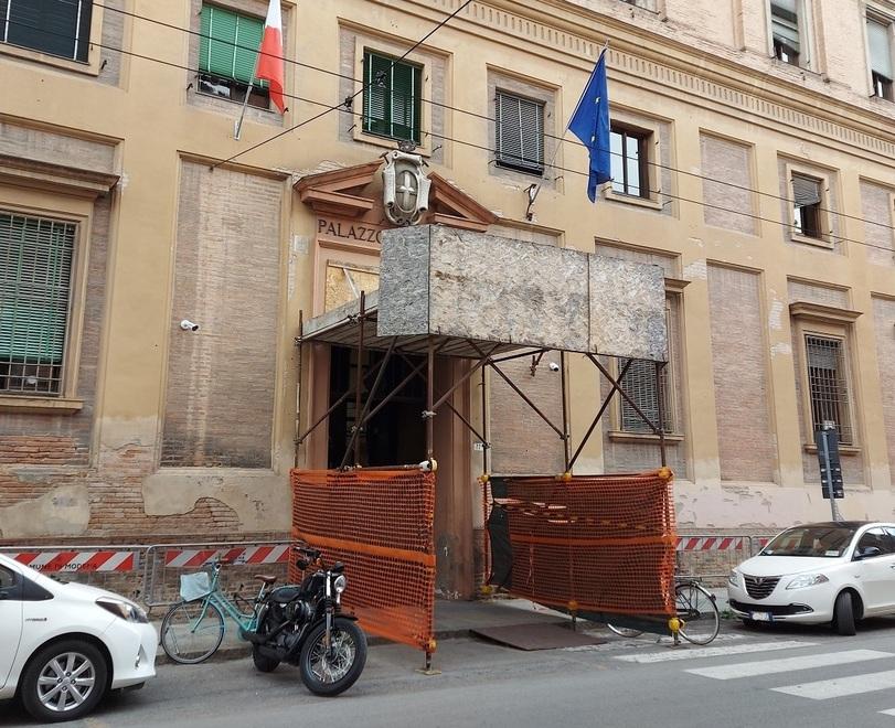 Modena Un anno e 8 mesi di carcere per aver rubato banane 